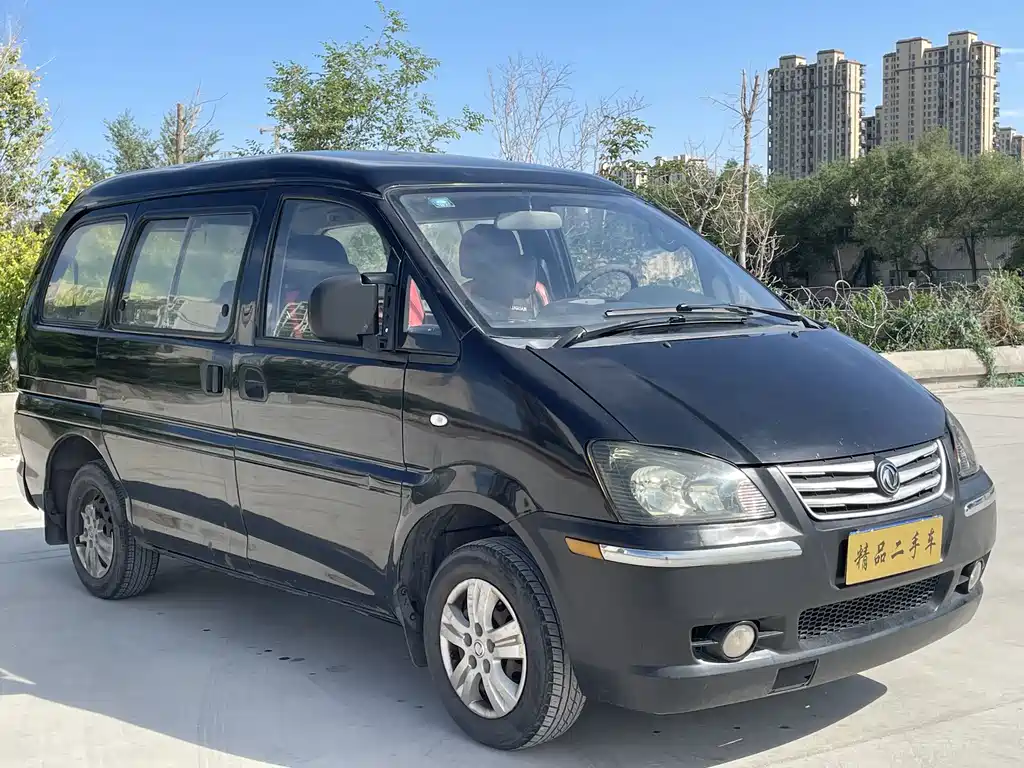 Lingzhi M3 1.6 L 7-seat Standard