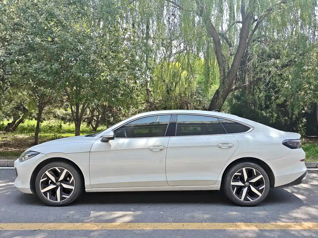 Lamando Lamando L 280 TSI DSG Spicy Cool
