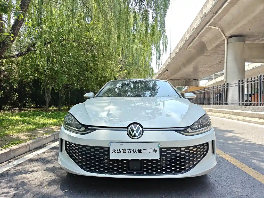 Lamando Lamando L 280 TSI DSG Spicy Cool