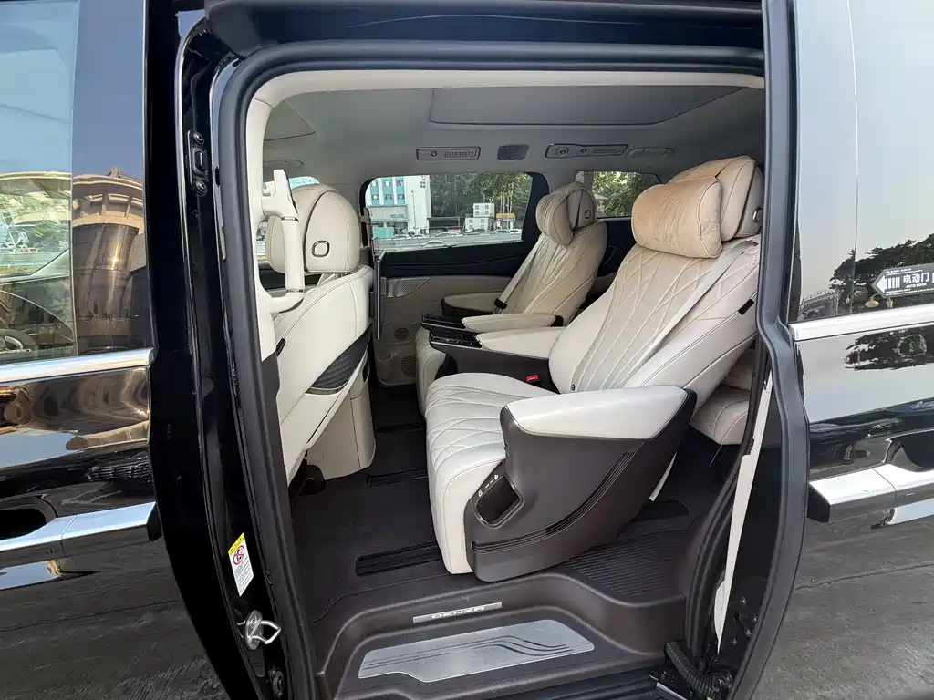 Denza D9 DM-i Smart Drive 1020 4 WD Flagship