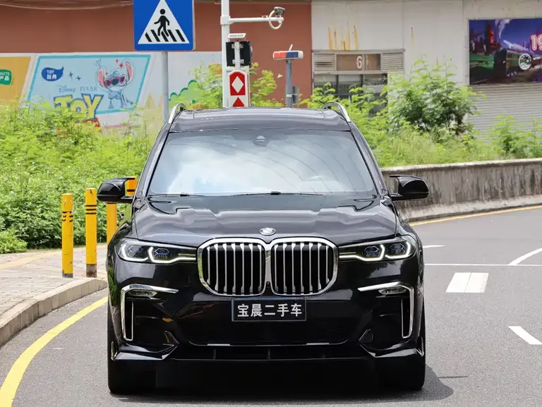 BMW X7 xDrive40 i Premium M Sport Package