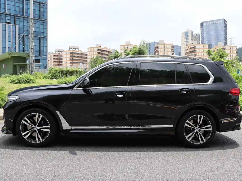 BMW X7 xDrive40 i Premium M Sport Package