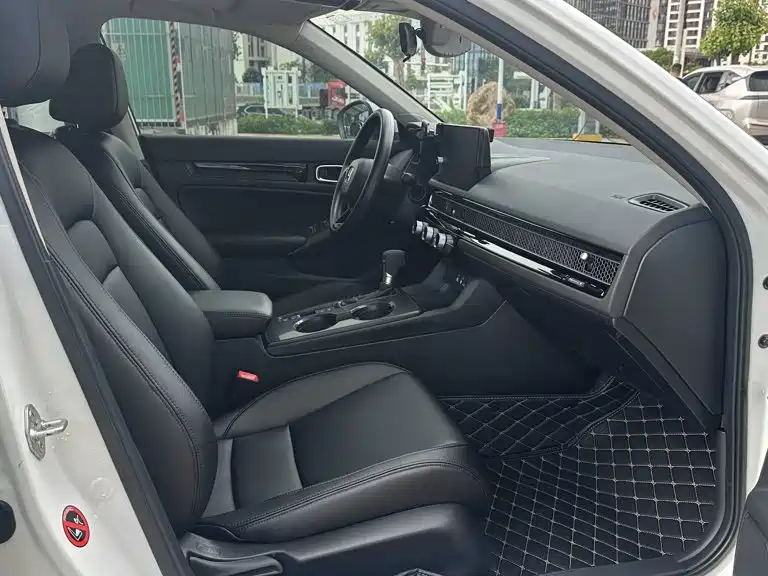 Integra 240 TURBO CVT Leading
