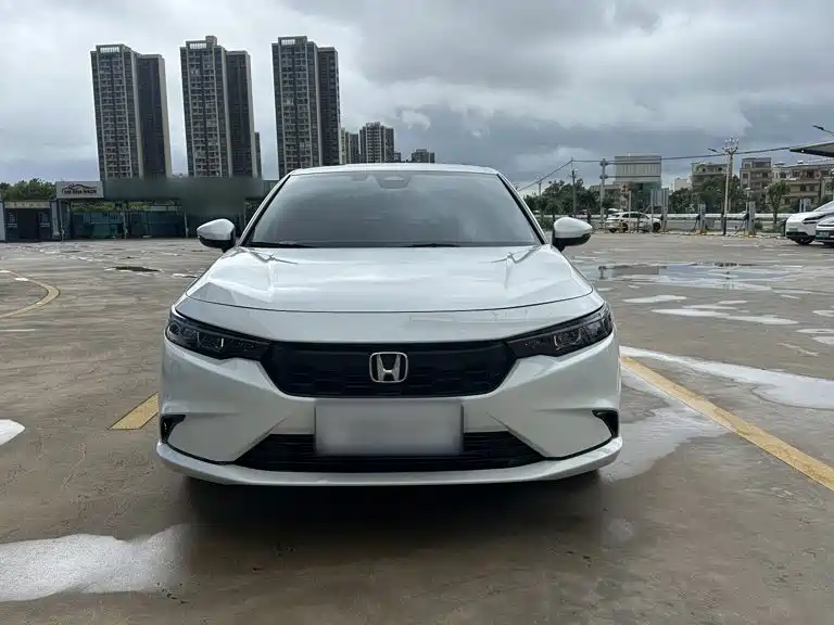 Integra 240 TURBO CVT Leading