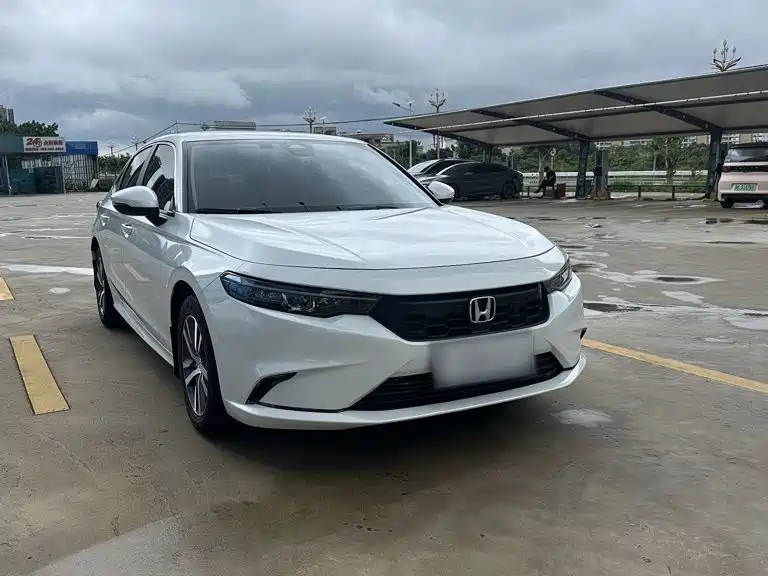 Integra 240 TURBO CVT Leading