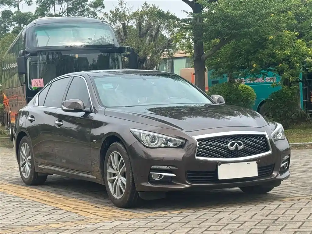 Infiniti Q50 L 2.0 T Comfort
