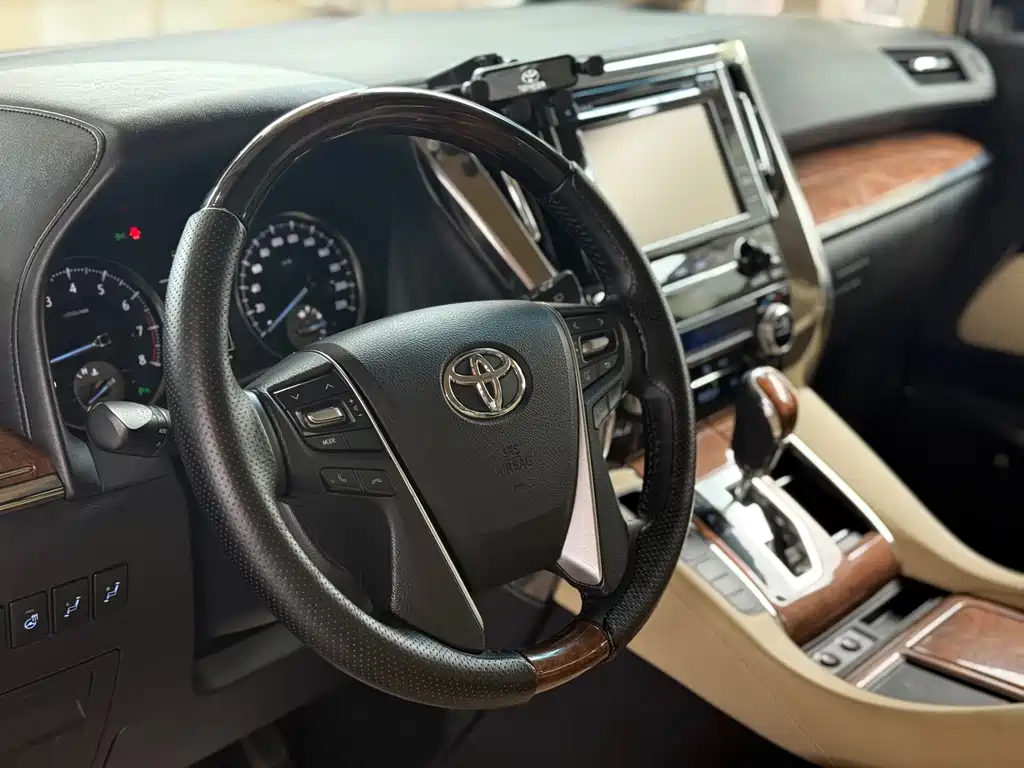 Alphard 3.5 L Distinguished
