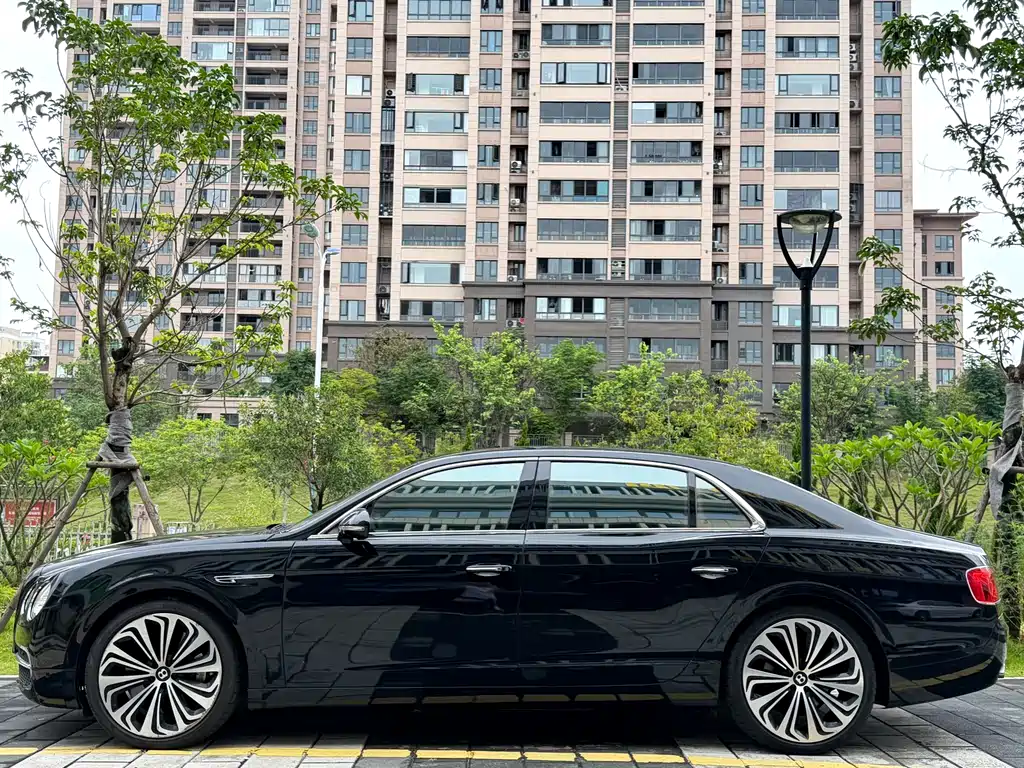 Flying Spur 4.0 T V8 Distinguished