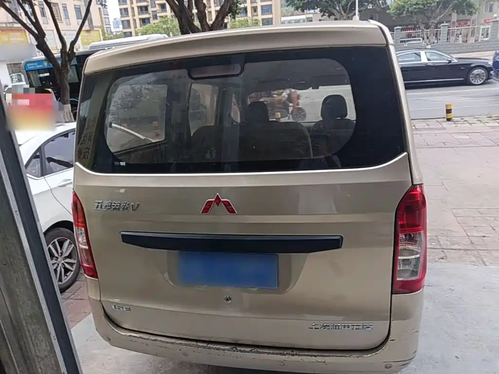 Wuling Rongguang V 五菱荣光V 2018款 1.5 L实用型