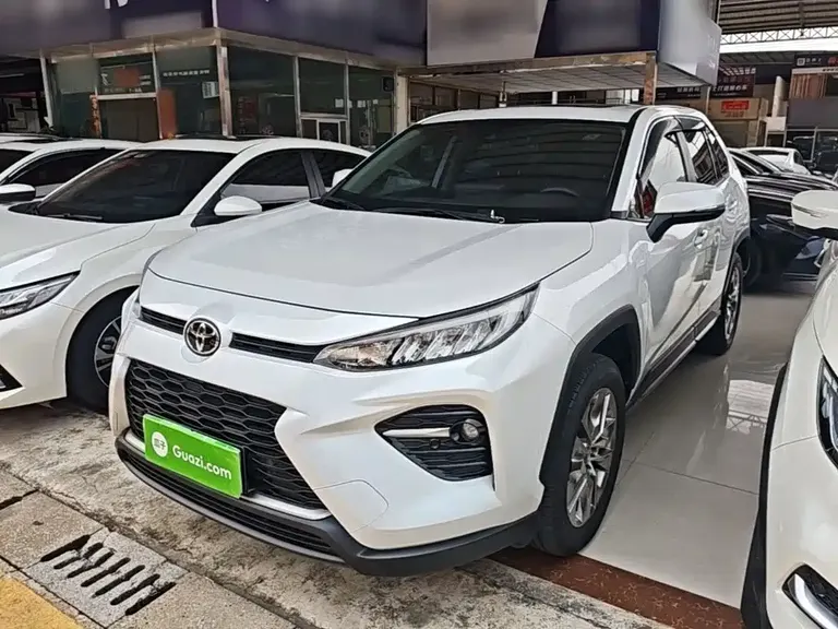 Toyota Wildlander 2.0 L CVT 2 WD Luxury