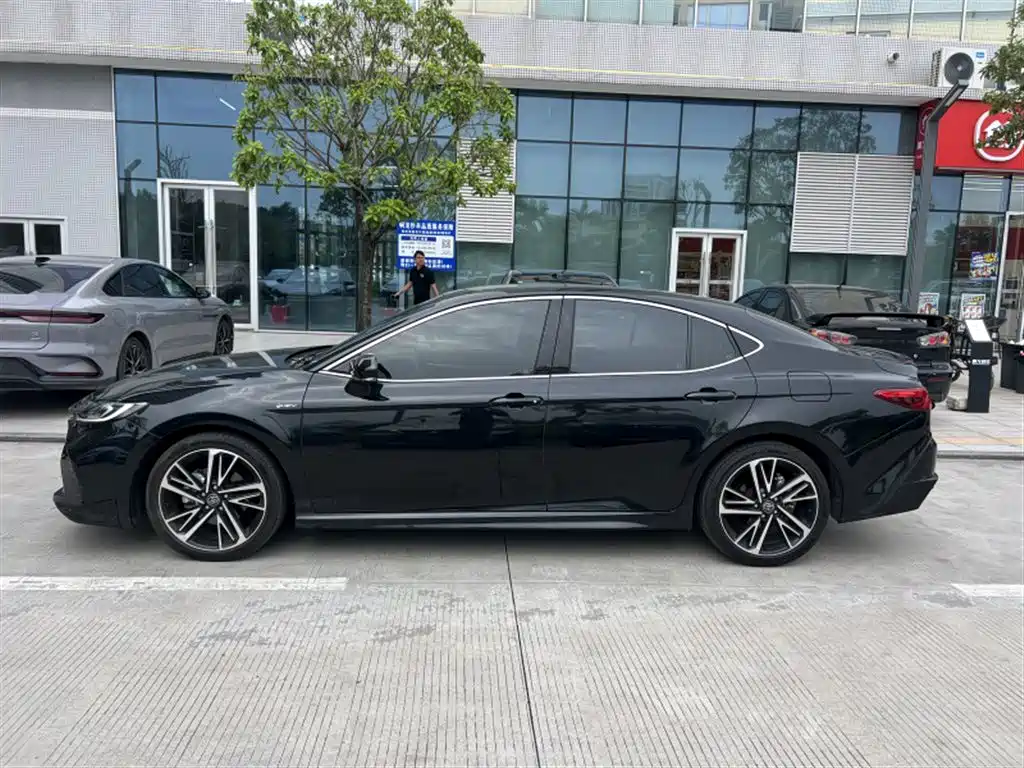 Camry Dual Engine 2.0 HS Sport