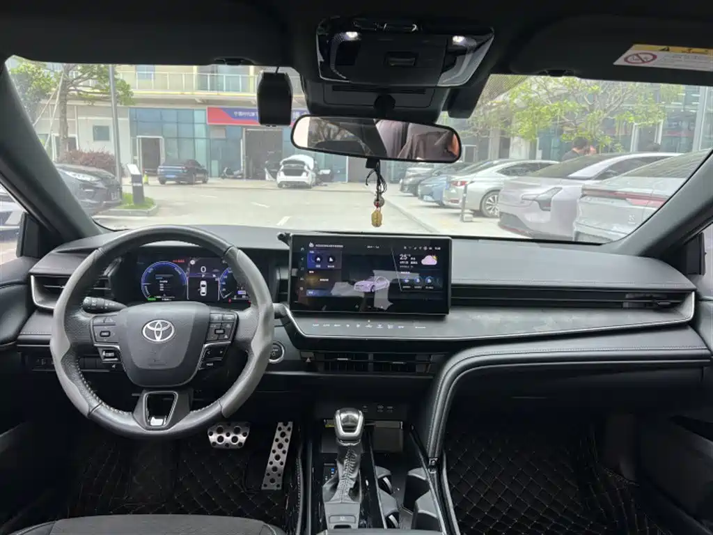 Camry Dual Engine 2.0 HS Sport