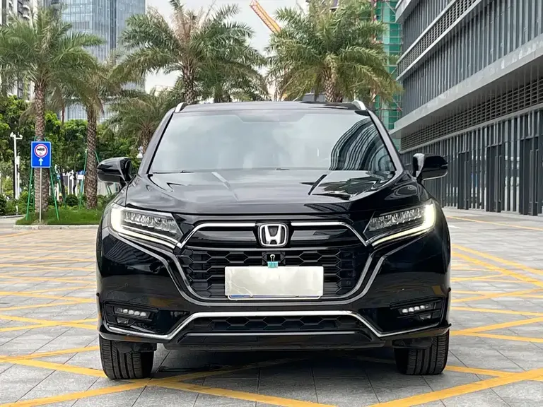 Honda UR-V 370 TURBO 2 WD Graceful