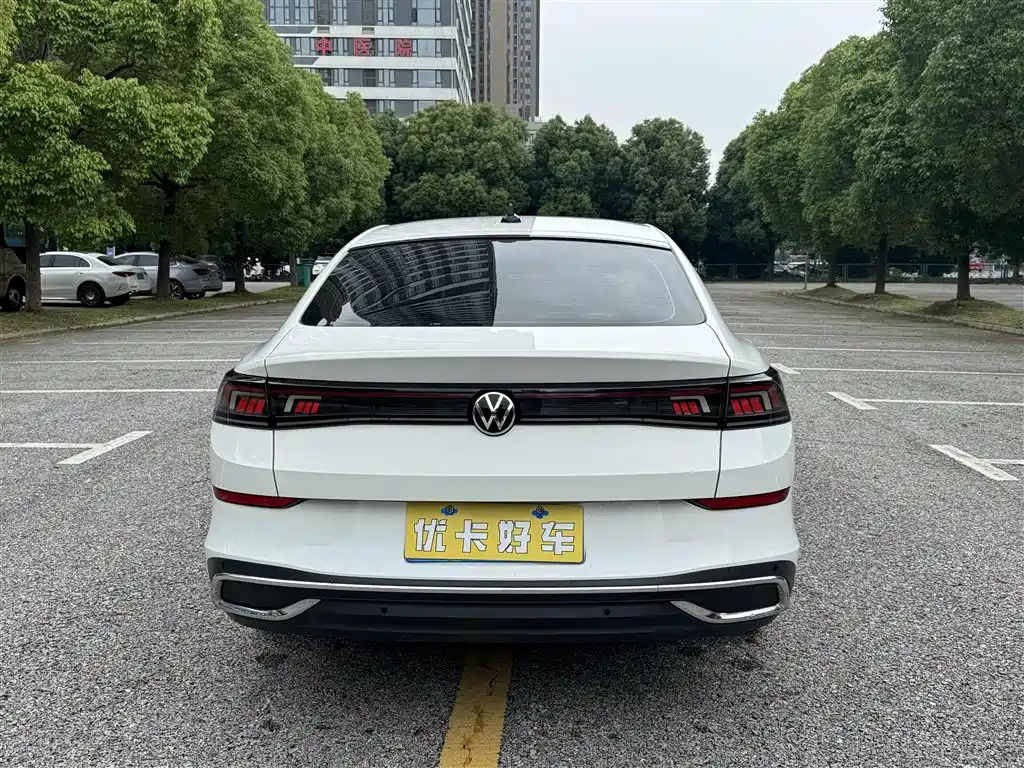 Lamando Lamando L 280 TSI DSG Spicy Cool
