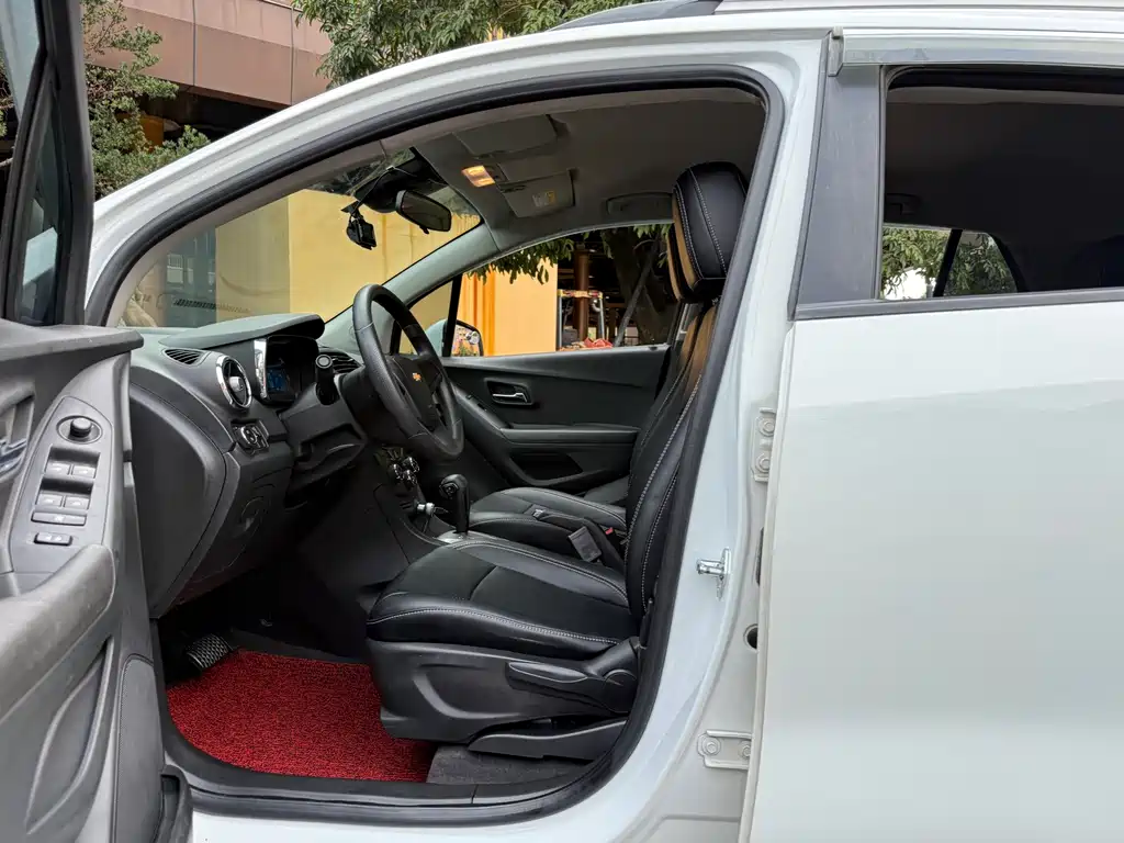 Tracker 1.4 T Auto 2 WD Comfort
