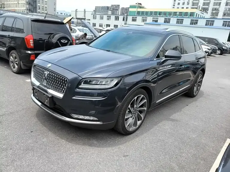 Lincoln Nautilus 2.7 T 4 WD Graceful