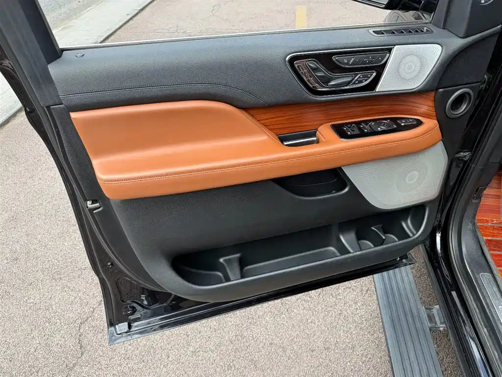 Navigator 3.5 T Honor Shine CN-VI