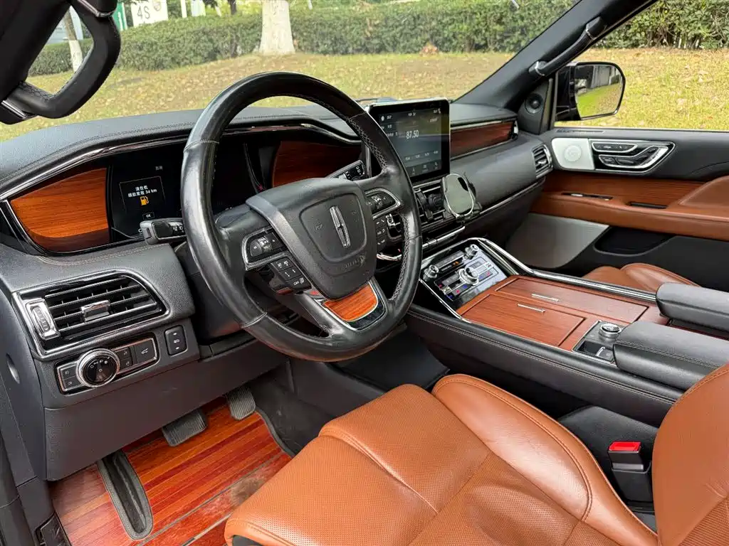 Navigator 3.5 T Honor Shine CN-VI