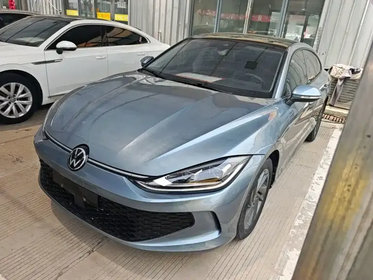 Volkswagen Lamando Lamando L 280 TSI DSG Dazzle Hot