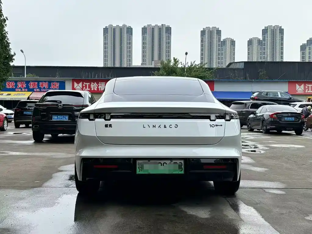 Lynk & Co 10 EM-P 120 4 WD Ultra