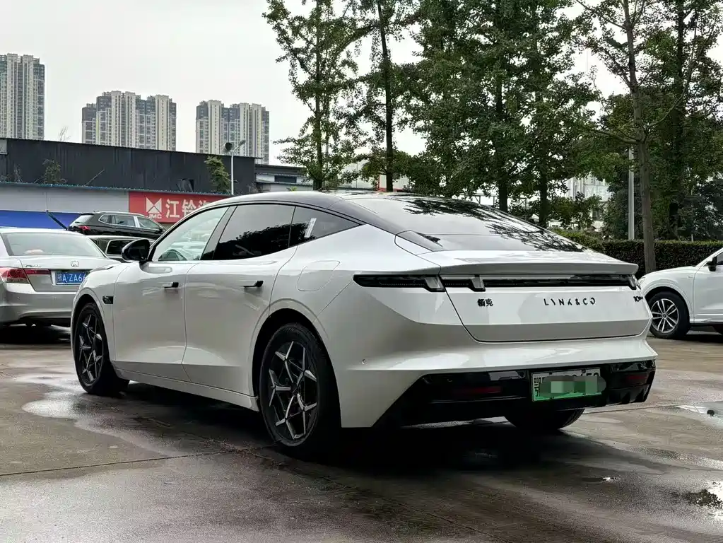 Lynk & Co 10 EM-P 120 4 WD Ultra
