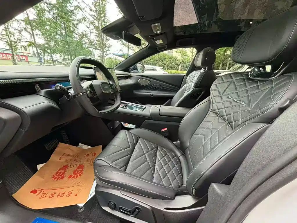 Lynk & Co 10 EM-P 120 4 WD Ultra