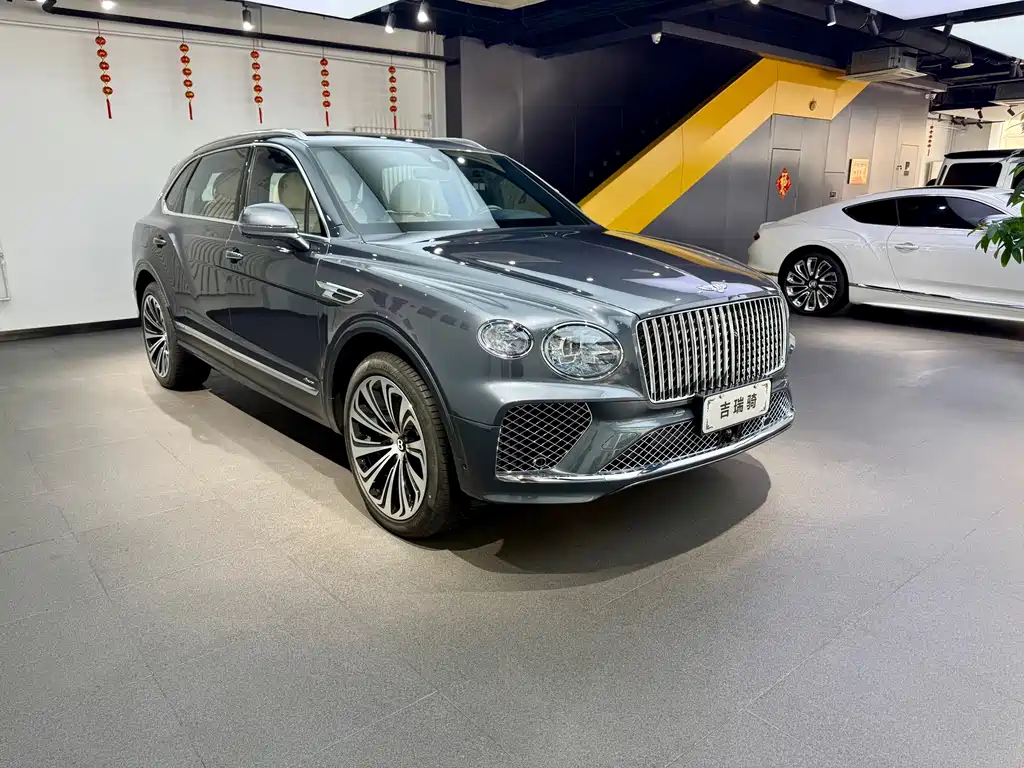 Bentayga 4.0 T V8 LWB Range Elegant Degree