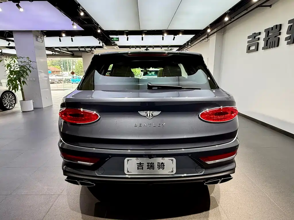 Bentayga 4.0 T V8 LWB Range Elegant Degree