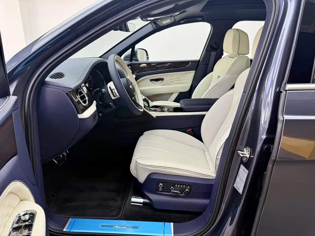 Bentayga 4.0 T V8 LWB Range Elegant Degree