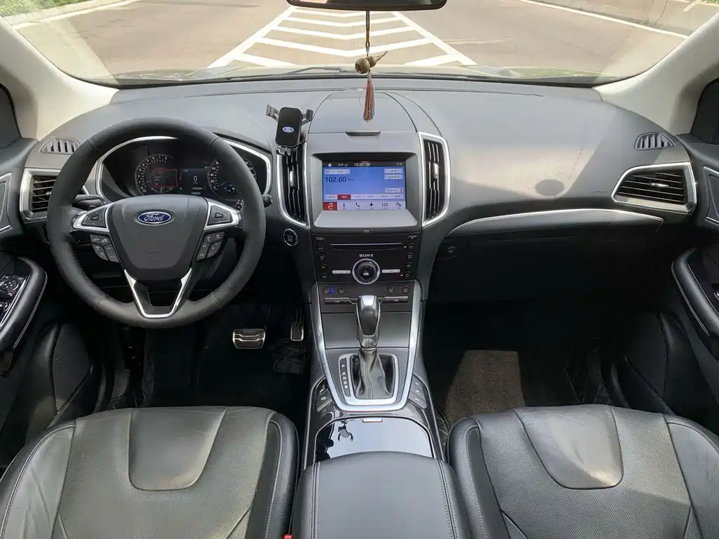 Edge EcoBoost 245 4 WD Supreme Sharp 7-seat