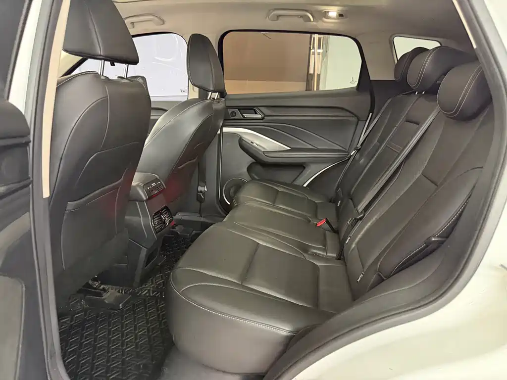 WEY VV6 2.0 T 2 WD Smart Enjoyment +
