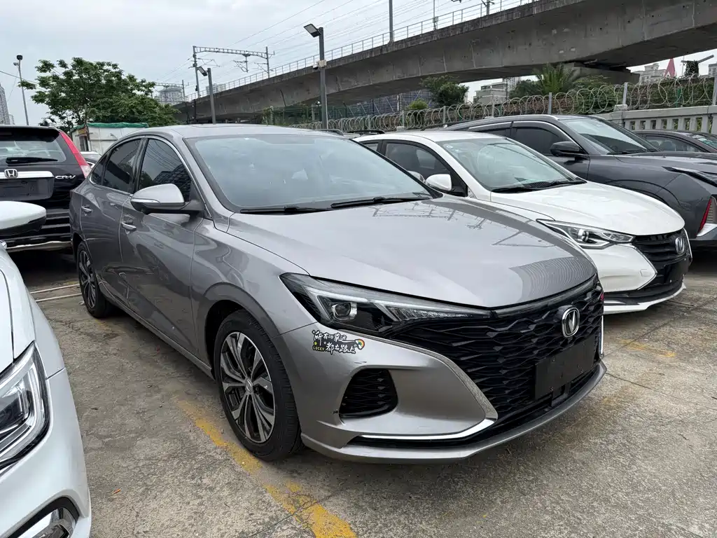 Eado PLUS Blue Whale NE 1.4 T GDI DCT Flagship
