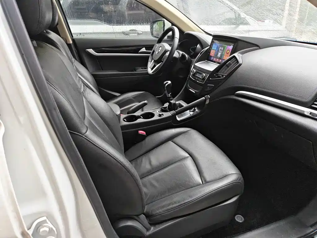 Dongfeng Fengshen AX7 2.0 L Manual Smart Ease