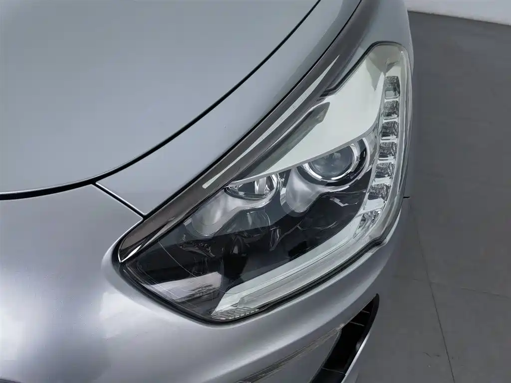 DS 5 (Import) DS 5进口 2012款 1.6 T 雅致版