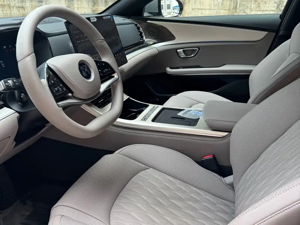 Han DM-i Smart Drive 245 KM Distinguished