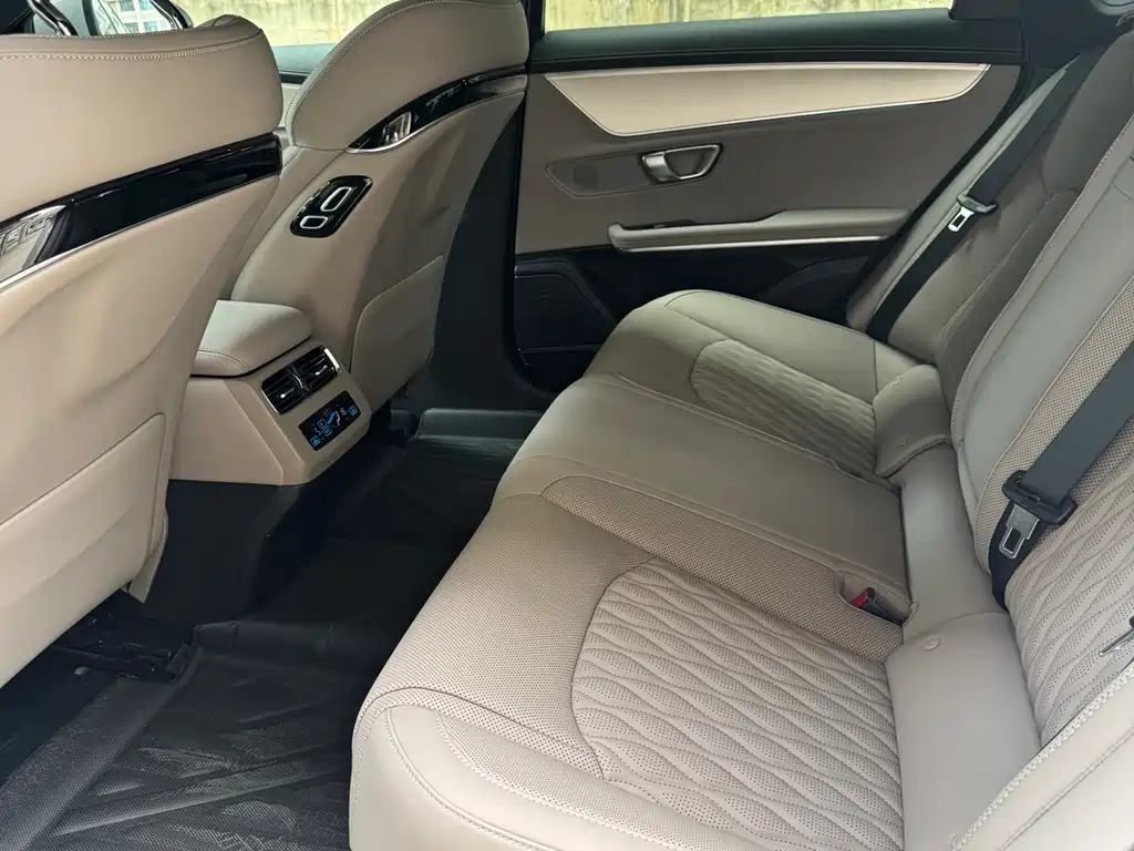 Han DM-i Smart Drive 245 KM Distinguished