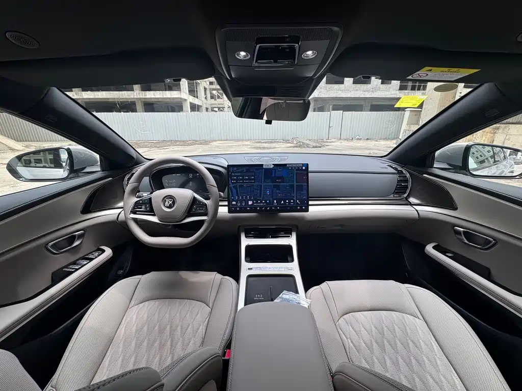 Han DM-i Smart Drive 245 KM Distinguished