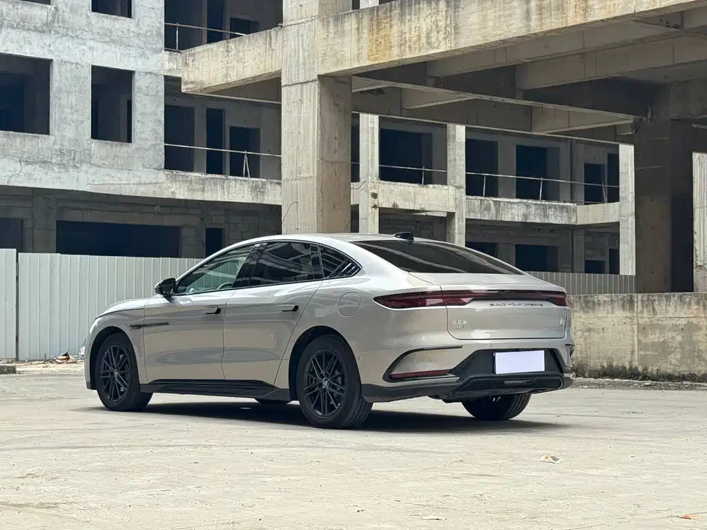 Han DM-i Smart Drive 245 KM Distinguished