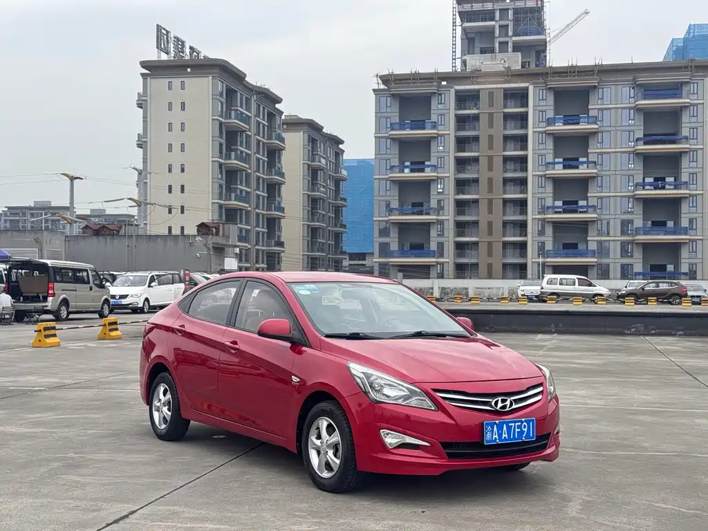 Accent 1.4 L Auto Intelligent GLS