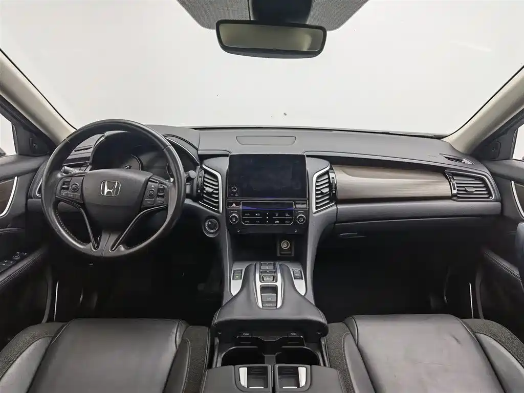 Avancier 370 TURBO 4 WD Premium