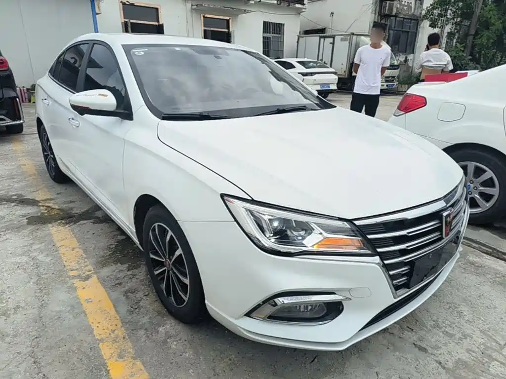 Roewe i5 1.5 L Auto 4 G Connected Leading Luxury Flagship