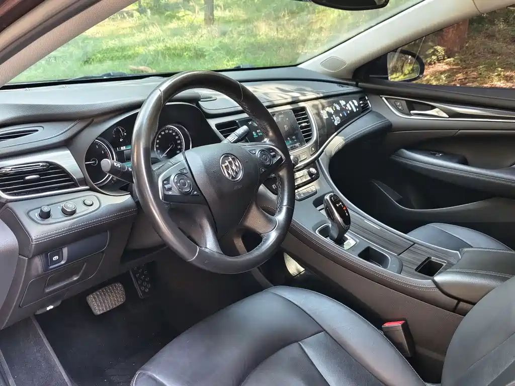 LaCrosse Facelift 28 T Elite