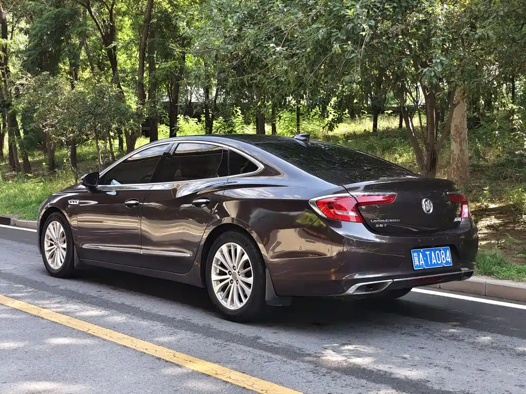 LaCrosse Facelift 28 T Elite