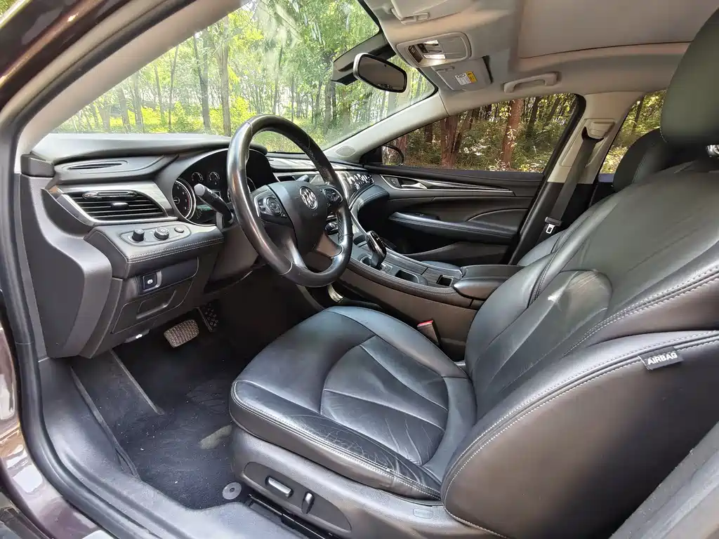 LaCrosse Facelift 28 T Elite
