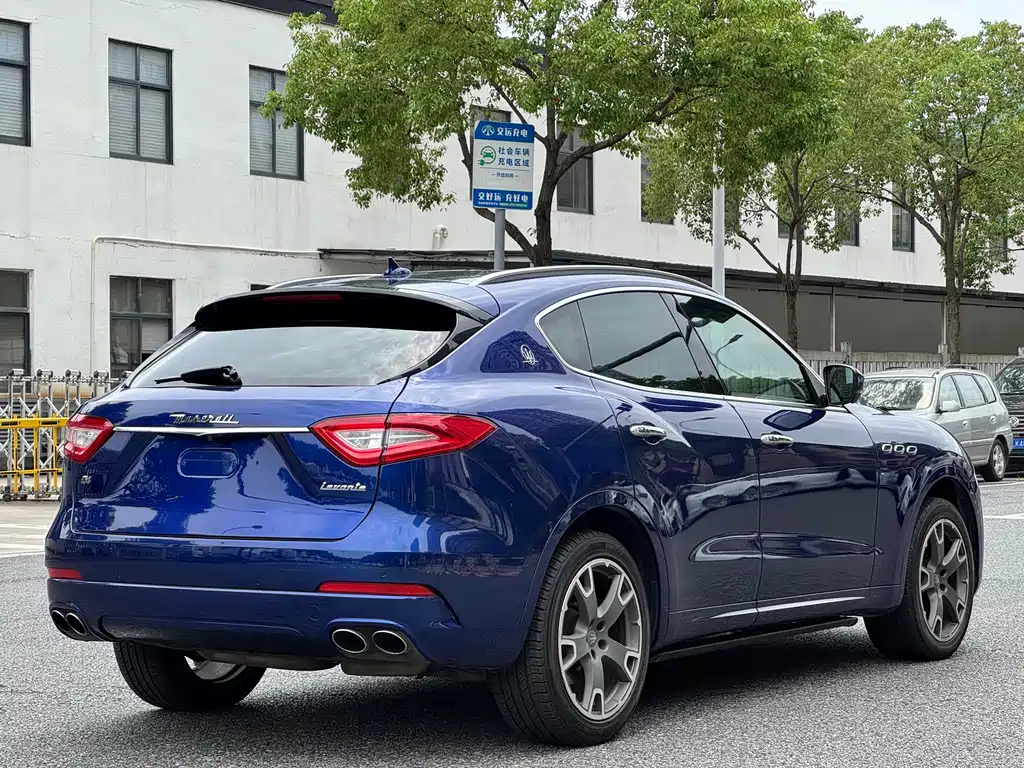 Levante 3.0 T Classic