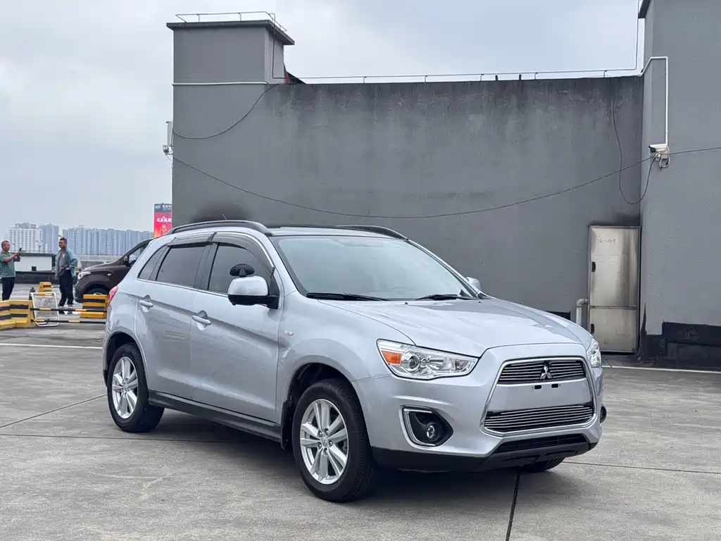 ASX 劲炫ASX 2013款 2.0 L CVT四驱尊贵版