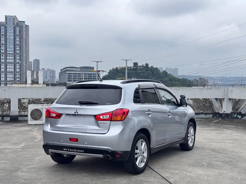 ASX 劲炫ASX 2013款 2.0 L CVT四驱尊贵版