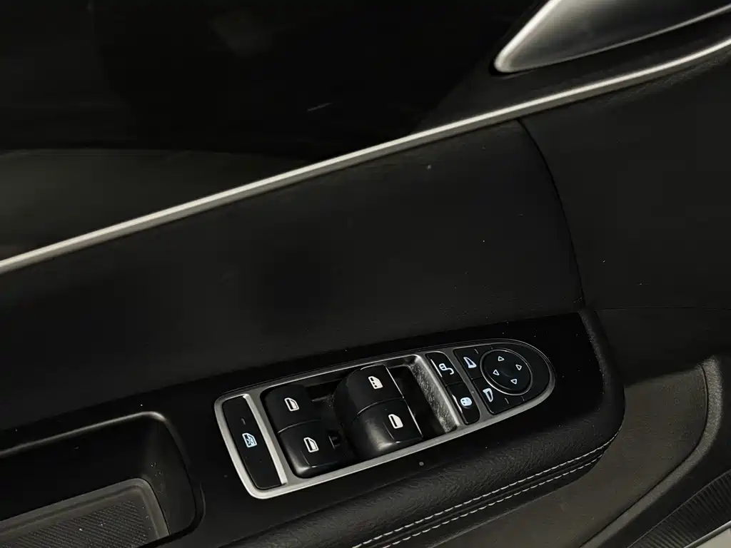 Song MAX 1.5 T Auto Connected Wise Comfort Sunroof 7-seat CN-VI