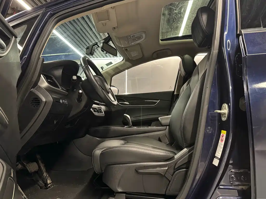 Song MAX 1.5 T Auto Connected Wise Comfort Sunroof 7-seat CN-VI