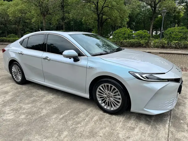 Toyota Camry Dual Engine 2.0 HGVP Luxury